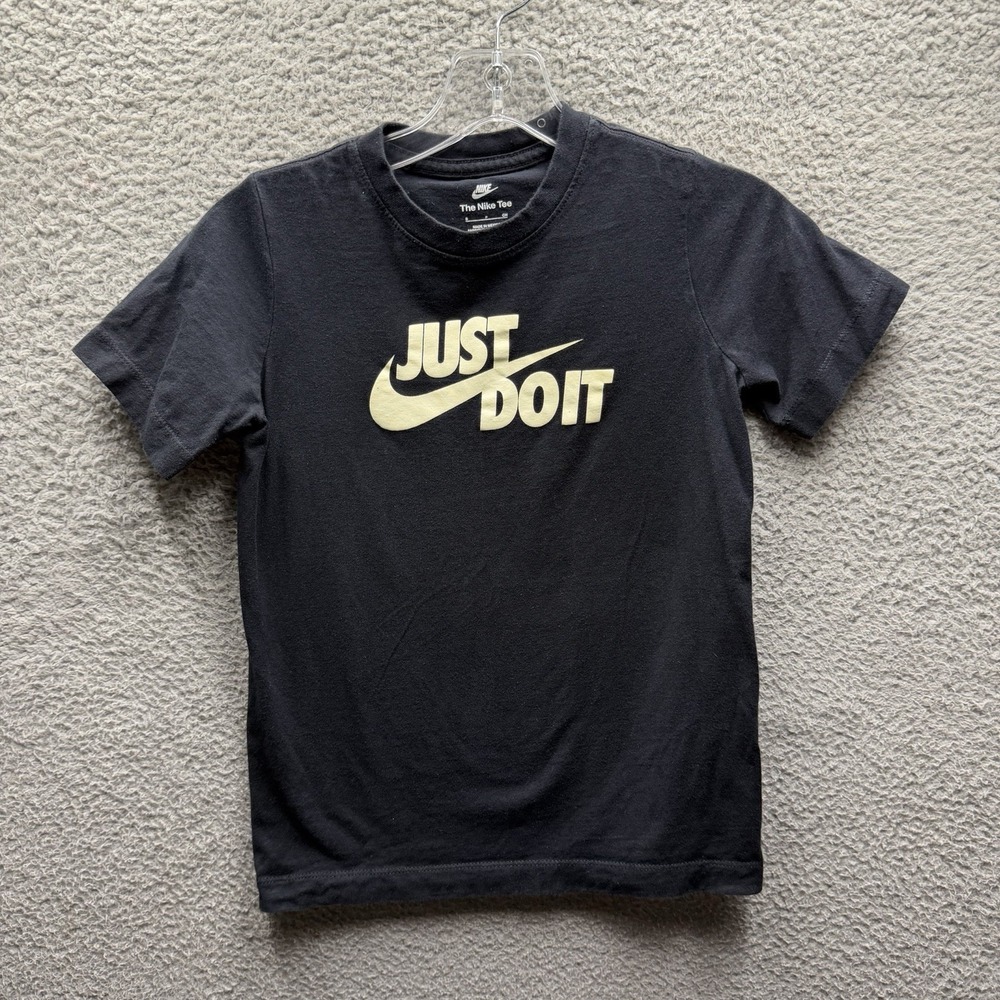 The Nike Tee T-Shirt Boy Size S Black "Just Do It" Logo Short Sleeve Shirt